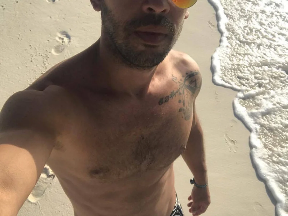latinhot40's Offline XXX Chat