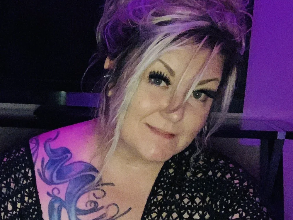 Madam_Rayne Offline chatroom