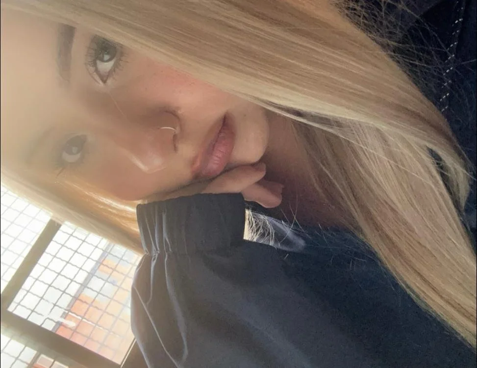 Hanna_Hayes' Offline XXX Chat
