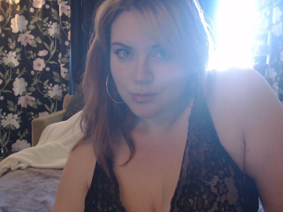 bootylicious_rose's Offline Chat Room