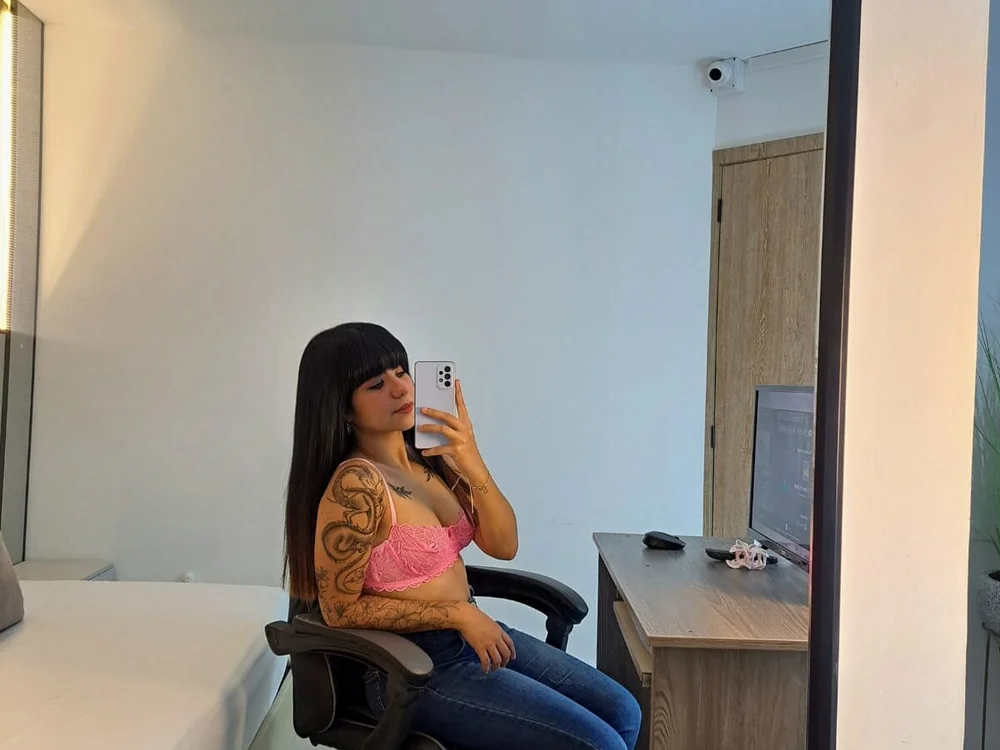 Fiorella_19 offline chatrum
