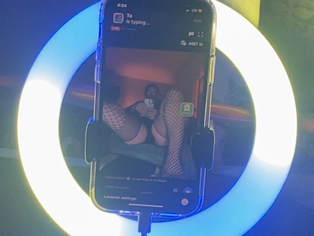 velvetta_'s Offline XXX Chat