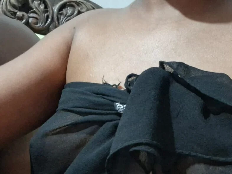 BadAhkm Adlı Modelin Çevrimdışı XXX Sohbeti