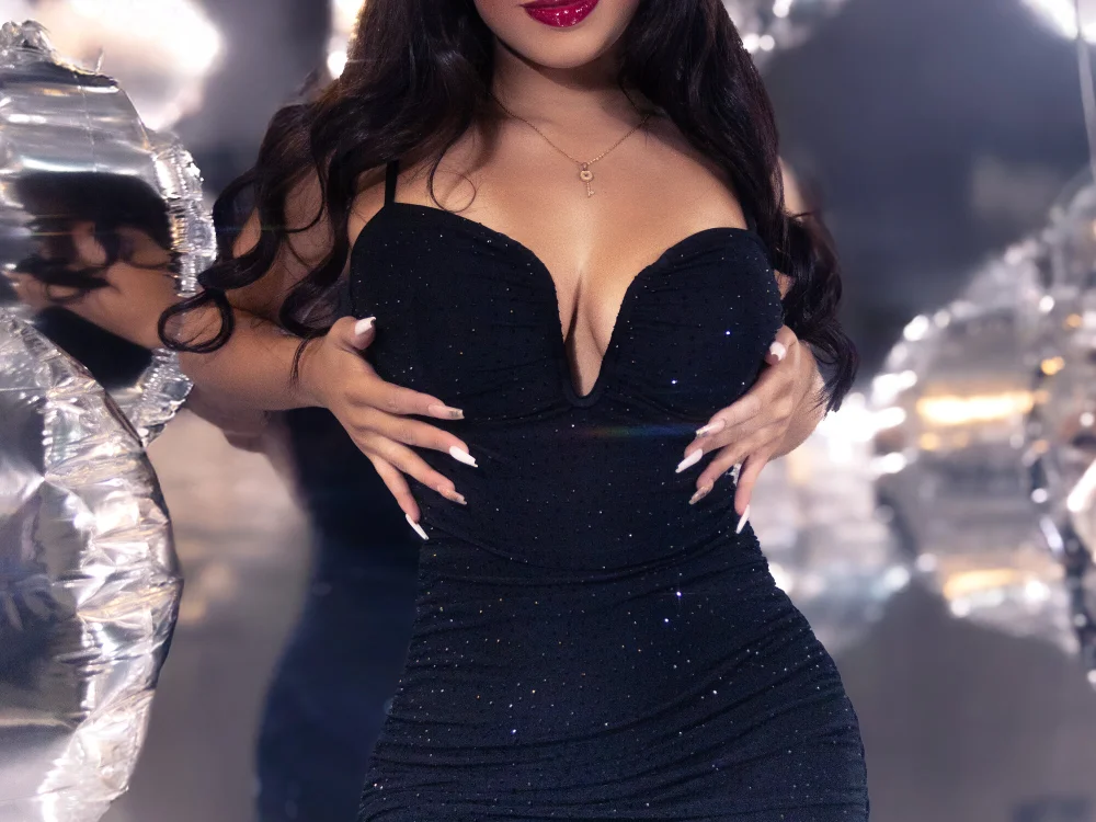 Ariamiller_1 offline chatrum