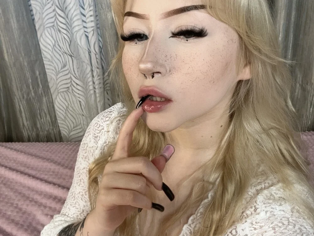 AudieKaemmerern Offline XXX chat