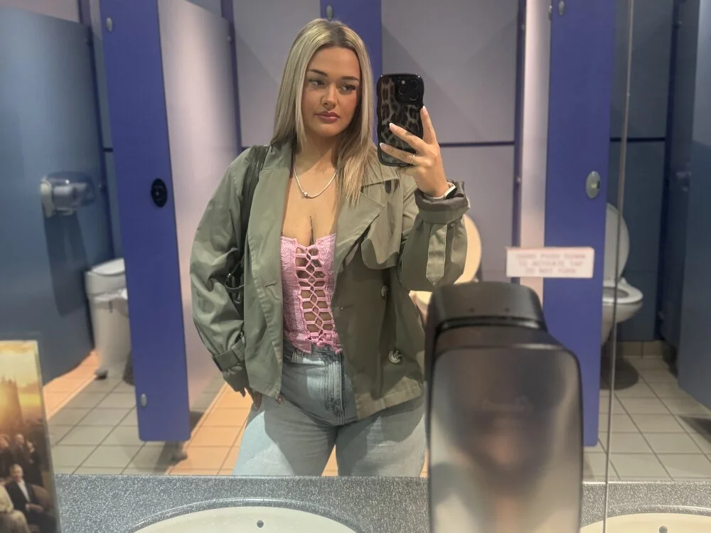 Abismithxox Adlı Modelin Çevrimdışı XXX Sohbeti