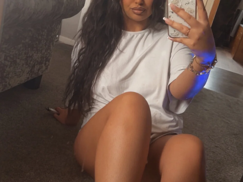 Wild_Busty_Niyah_XX's Offline XXX Chat