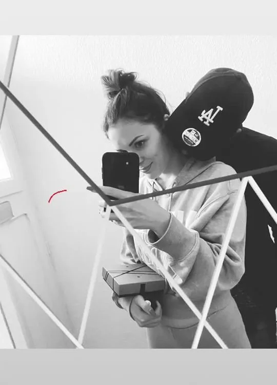 SarahlinCouple's Offline XXX Chat