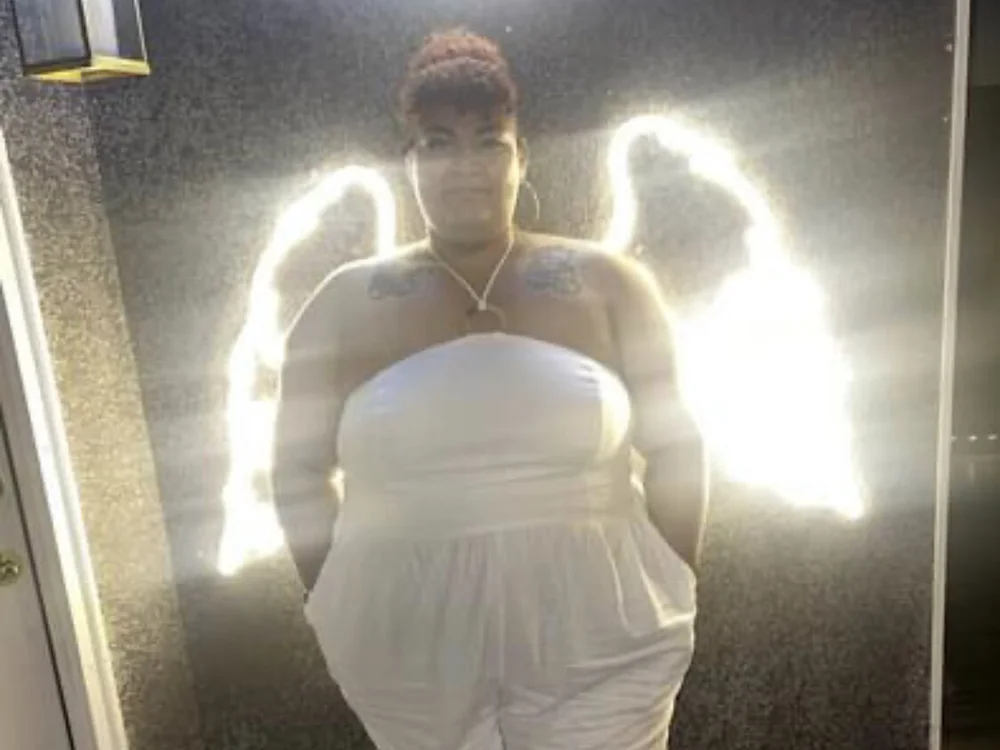Redbone010488's Offline Chat Room