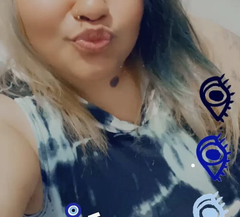 juicyn3ss' Offline Chat Room