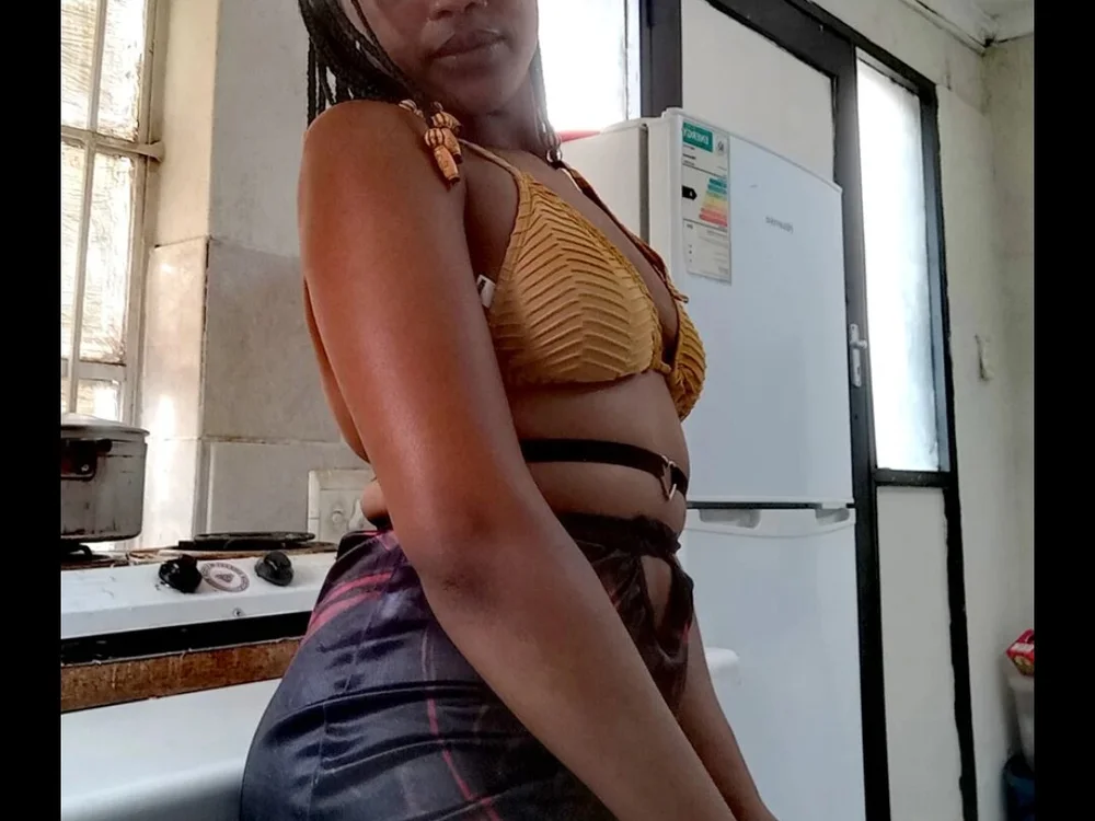 GoodinbedAfricanx Adlı Modelin Çevrimdışı Sohbet Odası