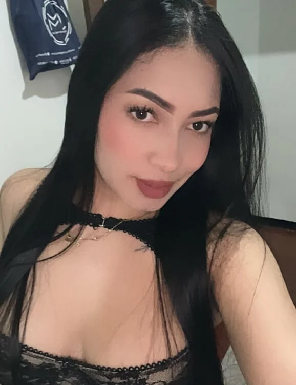 Evaa_Luna22's Offline Chat Room
