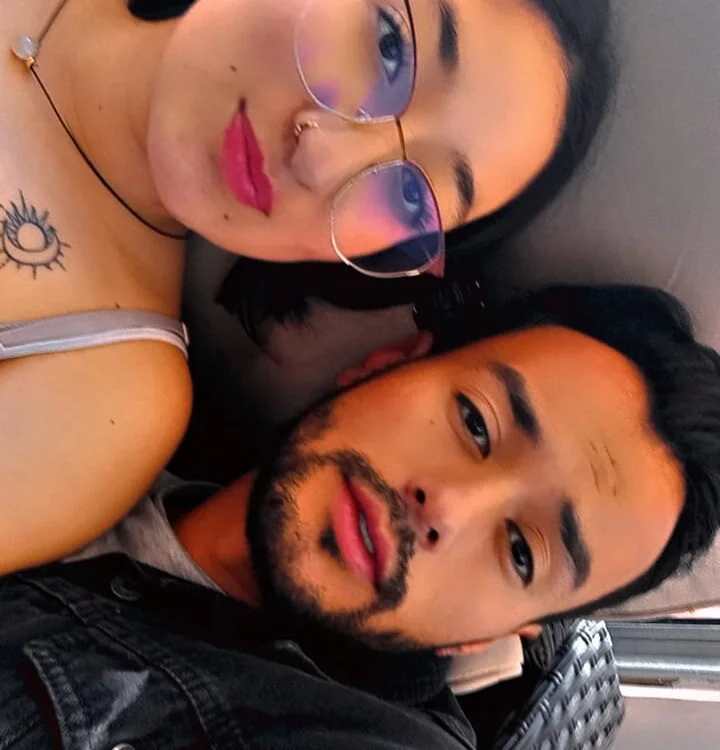 Hottest_couple's Offline Chat Room