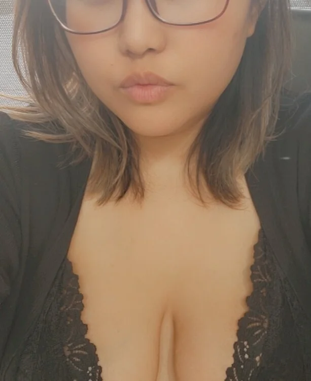 Mamakittylive_'s Offline XXX Chat
