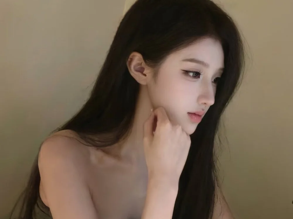 xiaoxun520 Adlı Modelin Çevrimdışı XXX Sohbeti