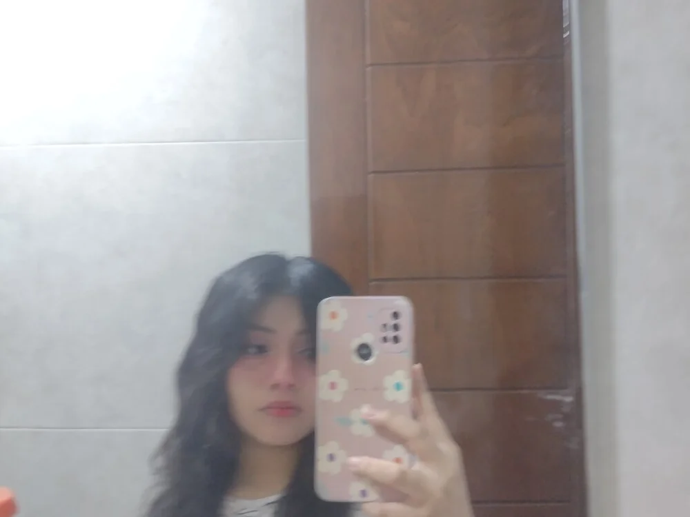 Elsa_sweetn Offline XXX chat