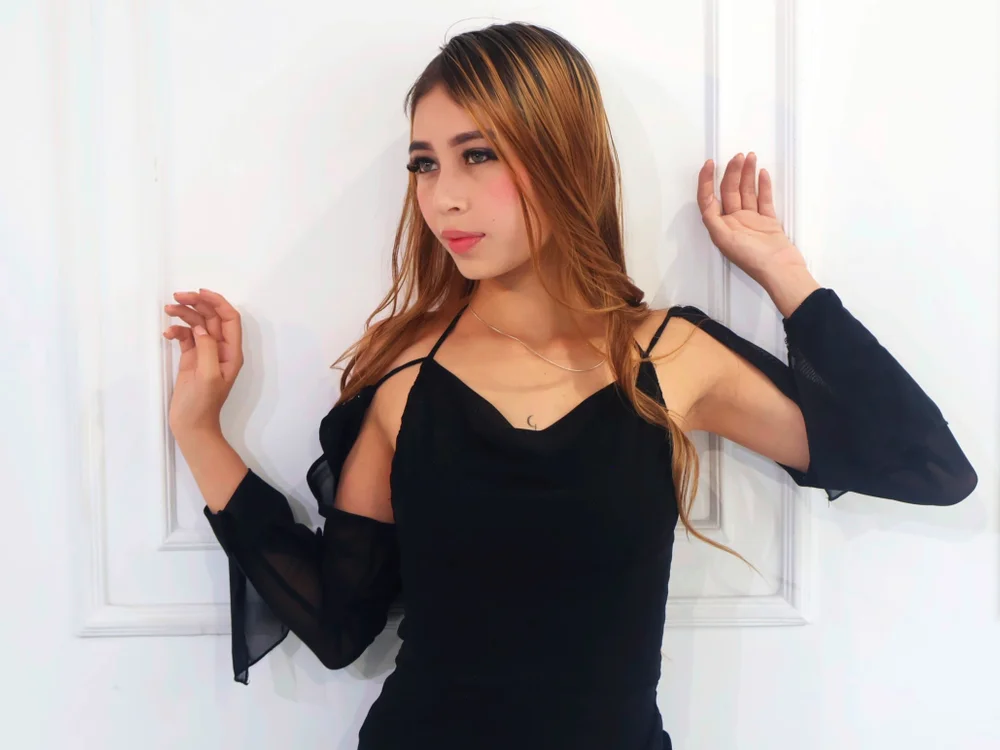 دردشة Naomi_Rousse الجنسية دون اتصال