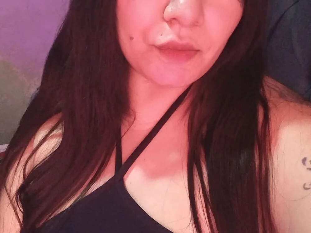 Karlitahots Adlı Modelin Çevrimdışı XXX Sohbeti