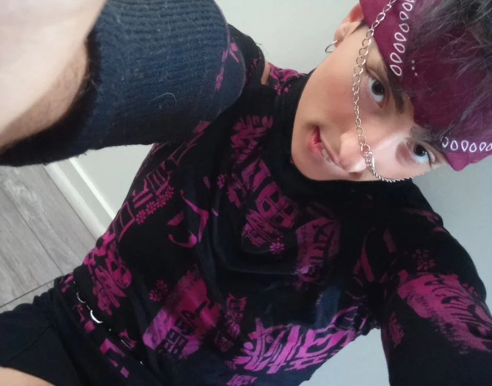 slut_ftm's Offline Chat Room