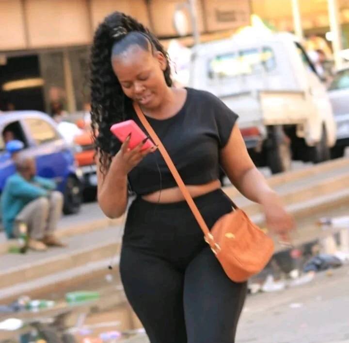 00Blackminaj offline chatrum