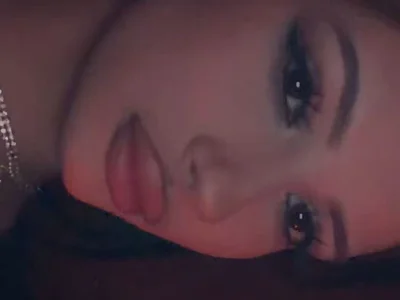 TeyaMayleer - Girl 