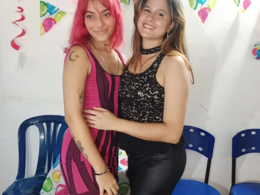 Latin_hotgroup's Offline Chat Room