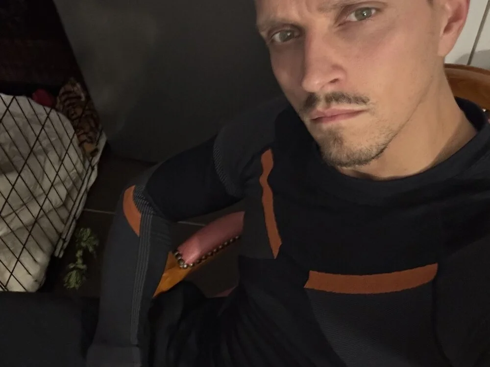 auto38000's Offline XXX Chat