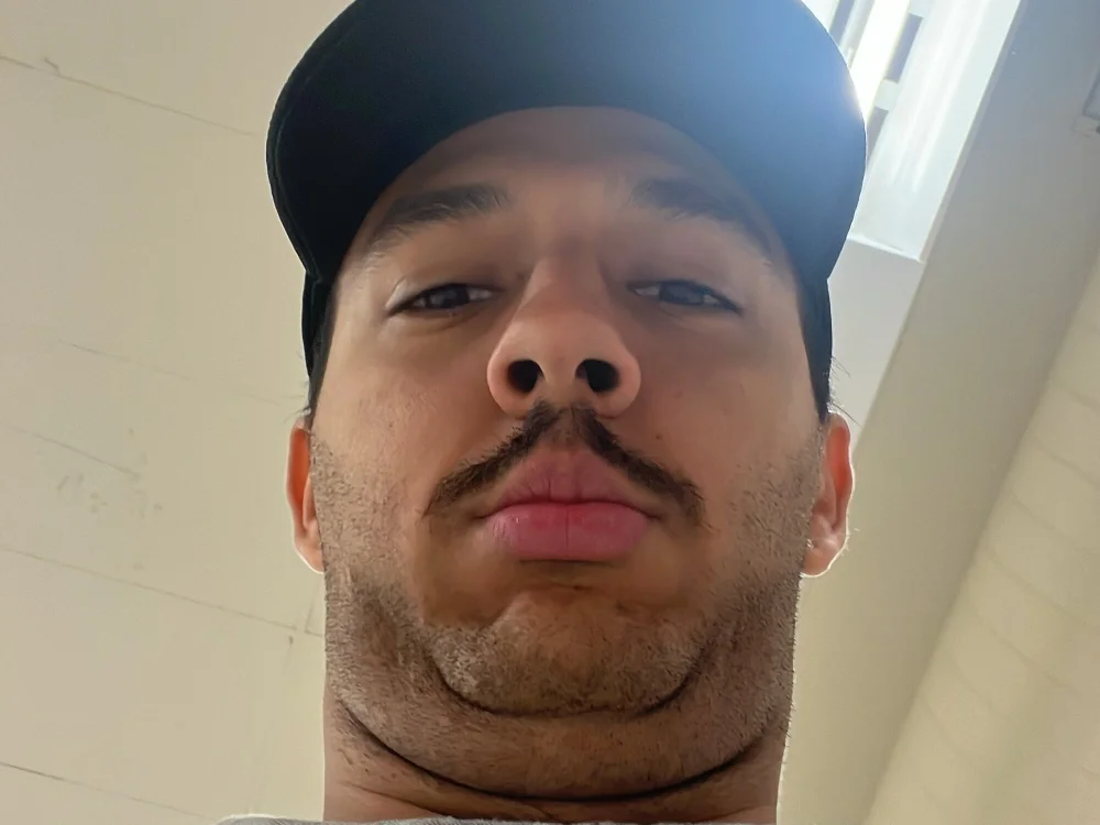 ekkito19's Offline Chat Room
