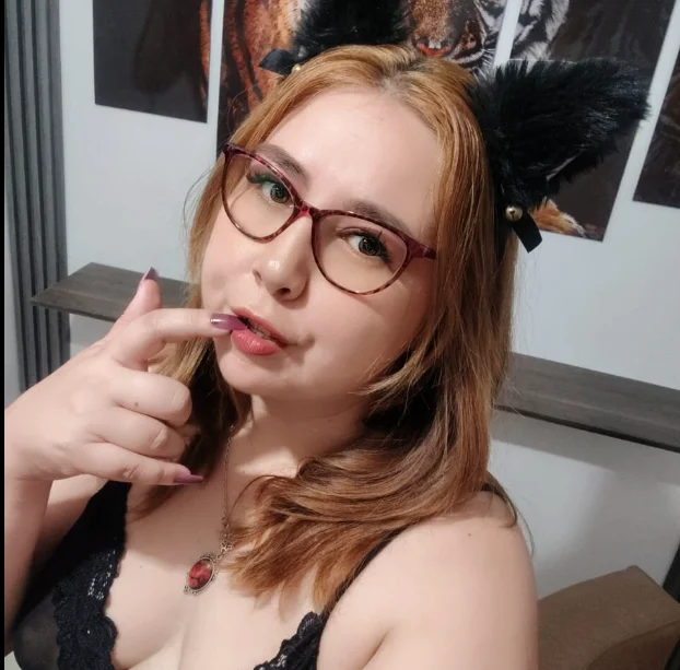 chloe_prg: συνομιλία ΧΧΧ εκτός σύνδεσης