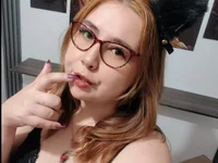 chloe_prg – Naživo XXX chat