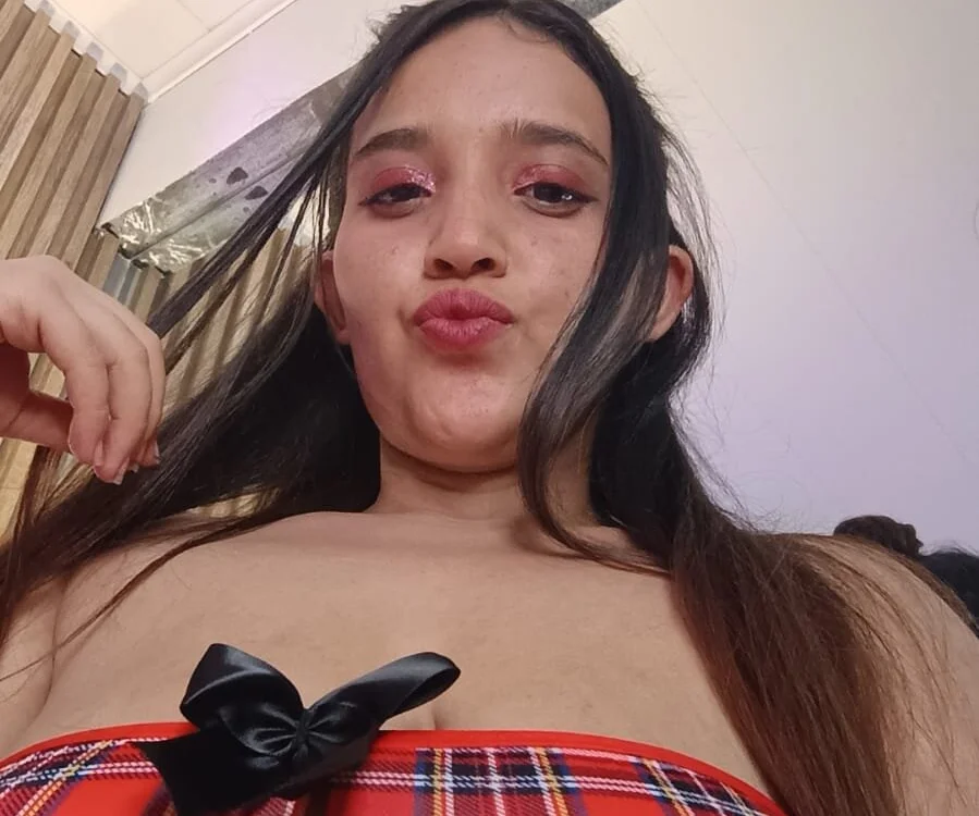 LYA_MADISON offline chatrum