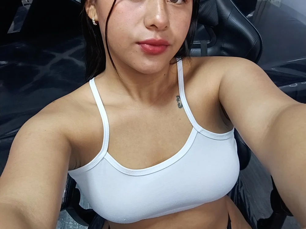 samara_sofia's Offline Chat Room