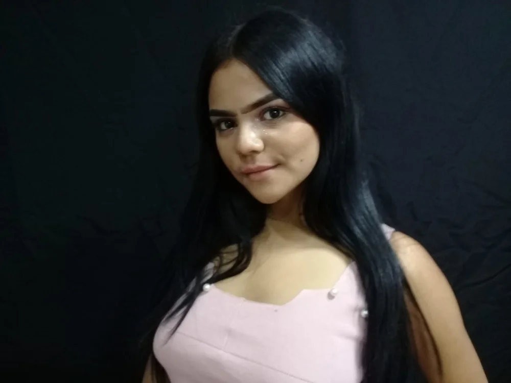 nataly_hot's Offline Chat Room