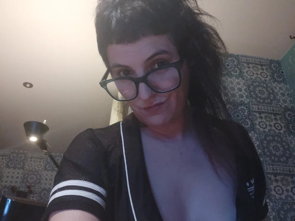 Esencia26 Offline XXX-Chat