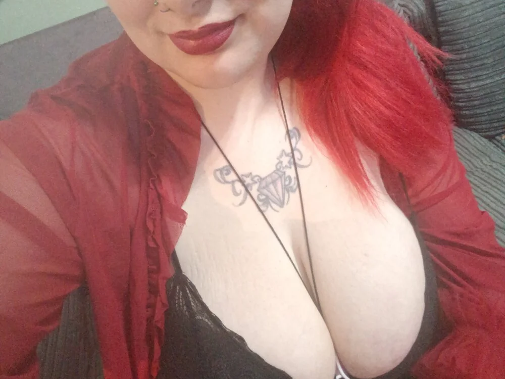 Bustycurves offline XXX-chat