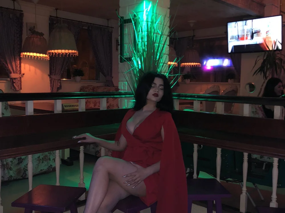 KlaudiaJordan's Offline XXX Chat