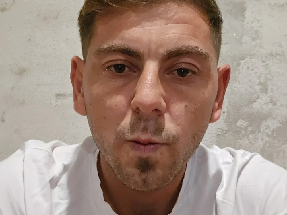 Alex-andru88のオフラインXXXチャット