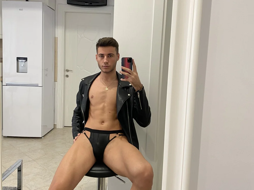 JustinMorrisX's Offline XXX Chat