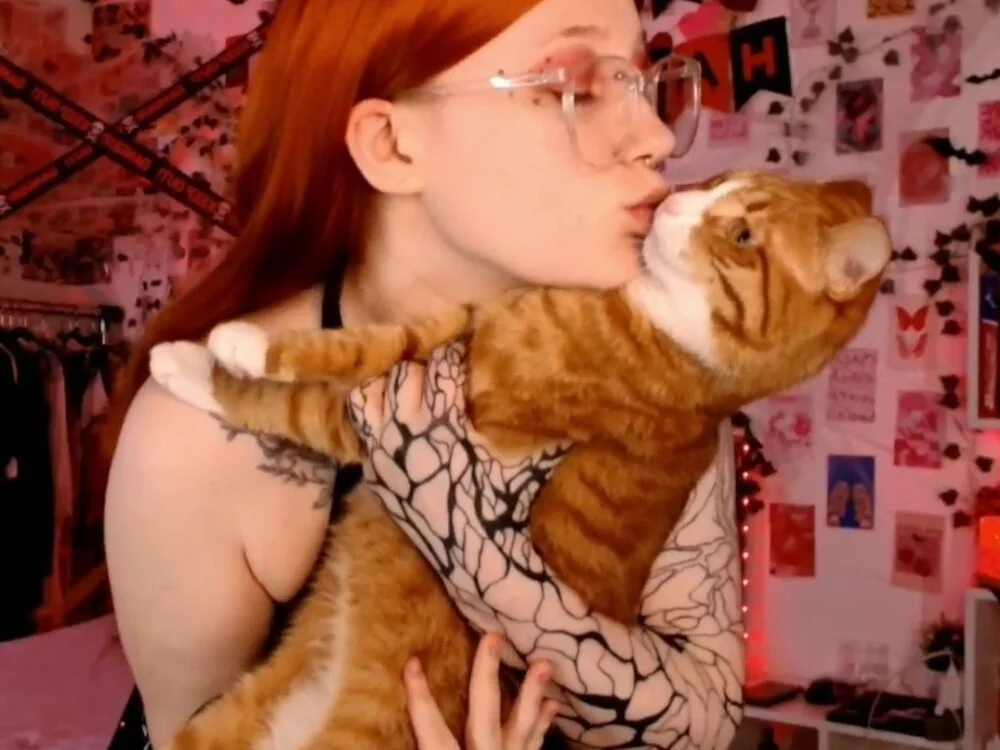 Ayla_Hicks Offline XXX Chat