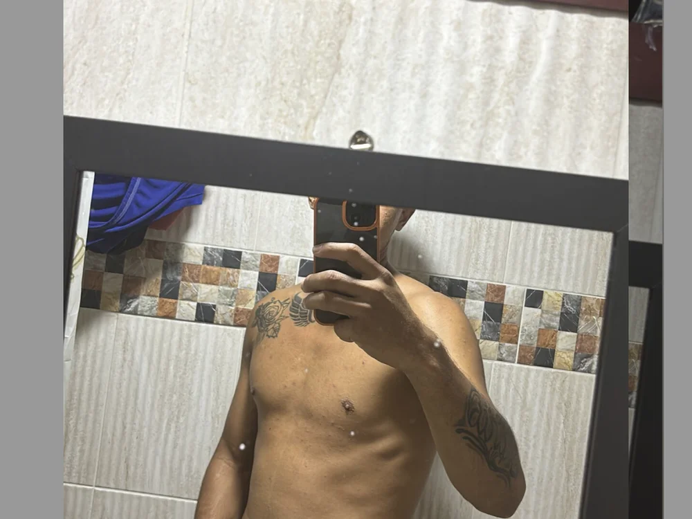 Andres09935's Offline XXX Chat