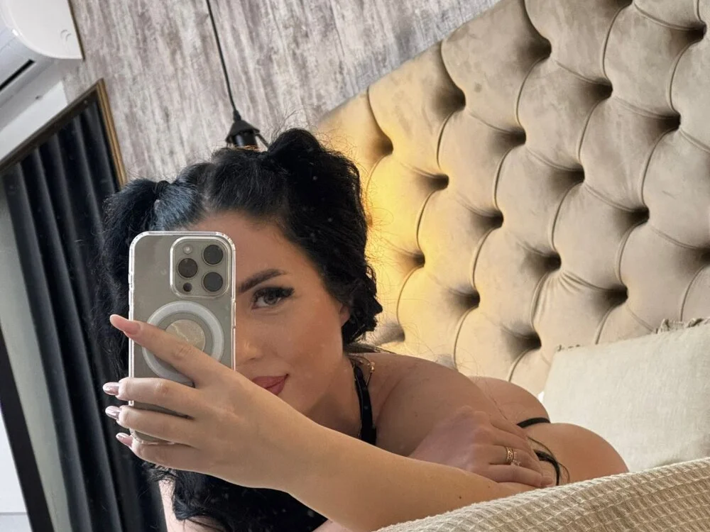 BellaaNoir offline XXX-chat