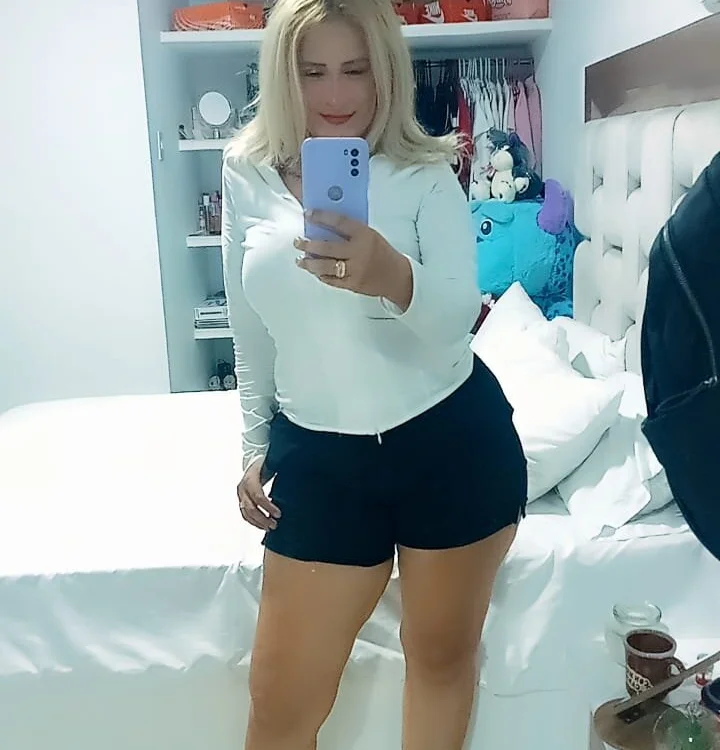 Christy_Luna__ offline chatrum
