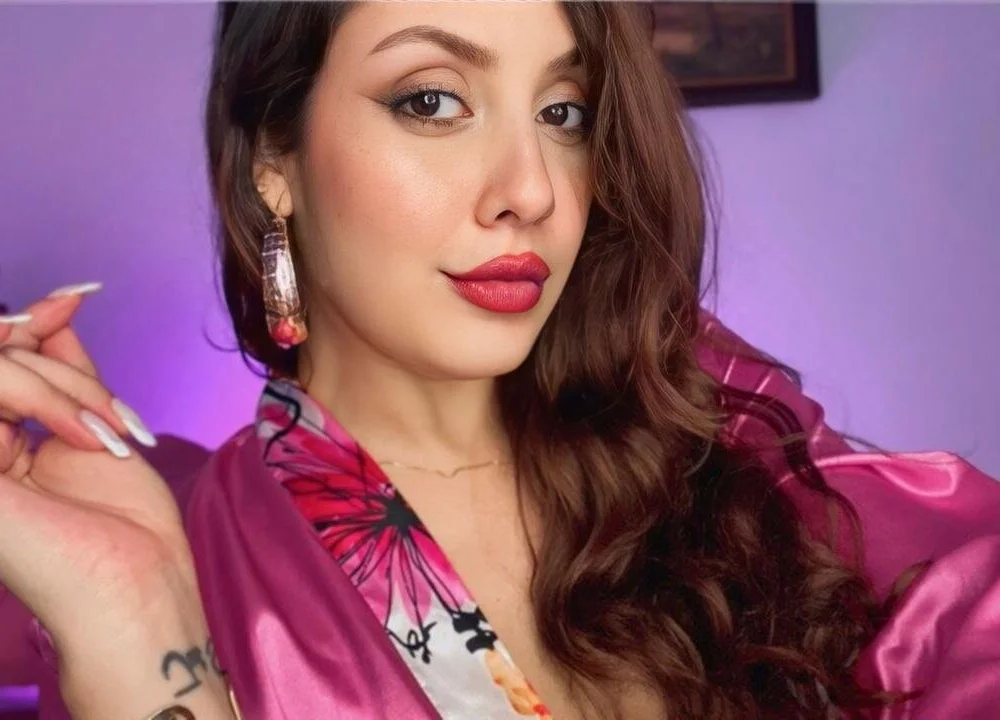 carla_simons Offline XXX-Chat