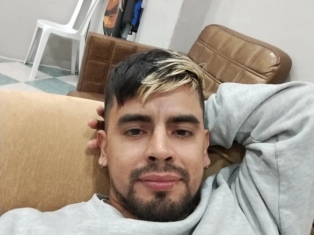 crazyweelove Offline XXX-Chat