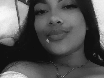 Mia_clouds Female Hd Online Cam Striptease