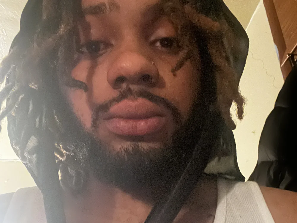 Ramonethomas21's Offline Chat Room