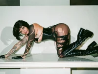 Agatha_BDSM 即時 XXX 聊天