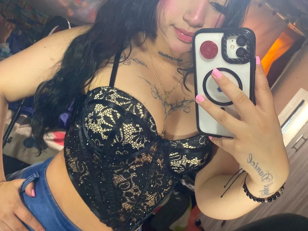 Tata_love's Offline XXX Chat