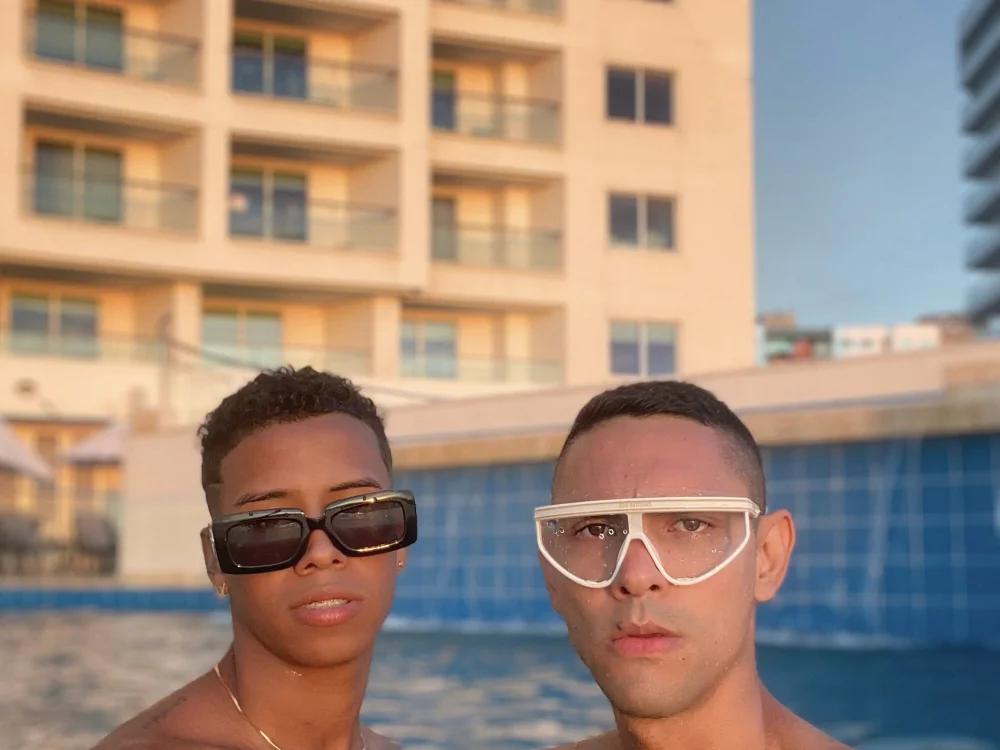 dynasty_boys_'s Offline XXX Chat