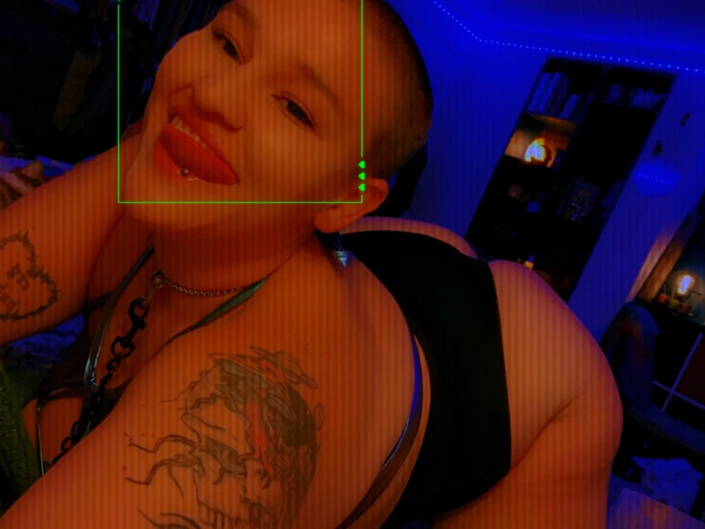 TiedDyeDork offline chatrum
